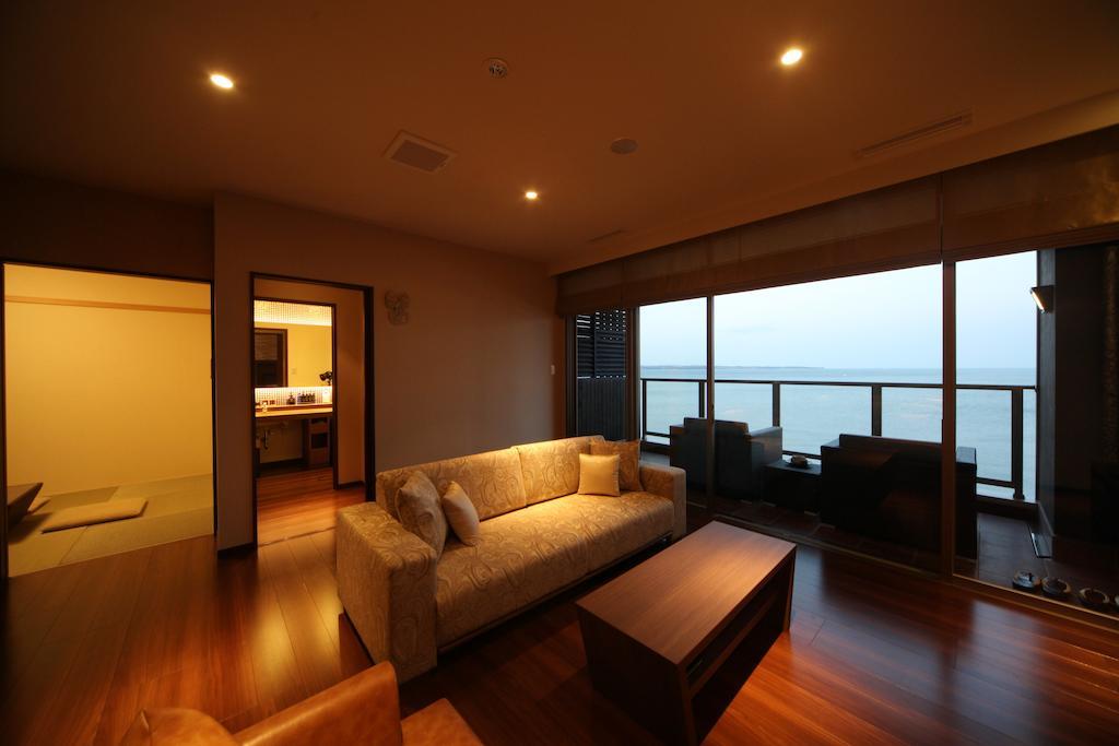 Amane Resort Seikai Beppu Kamer foto A living room in a typical apartment