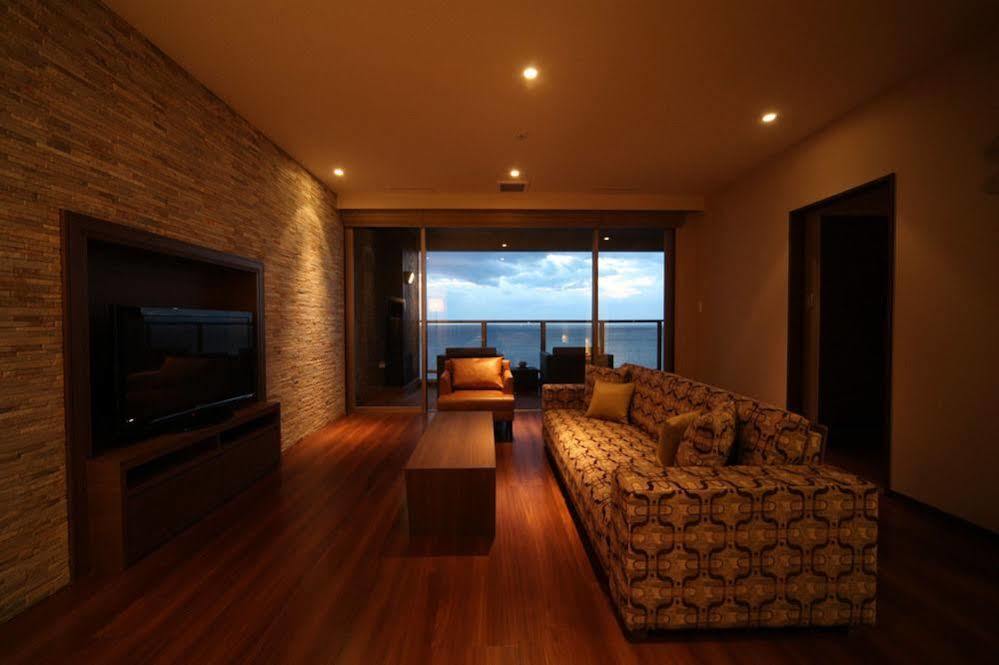Amane Resort Seikai Beppu Buitenkant foto A living room in a Japanese apartment