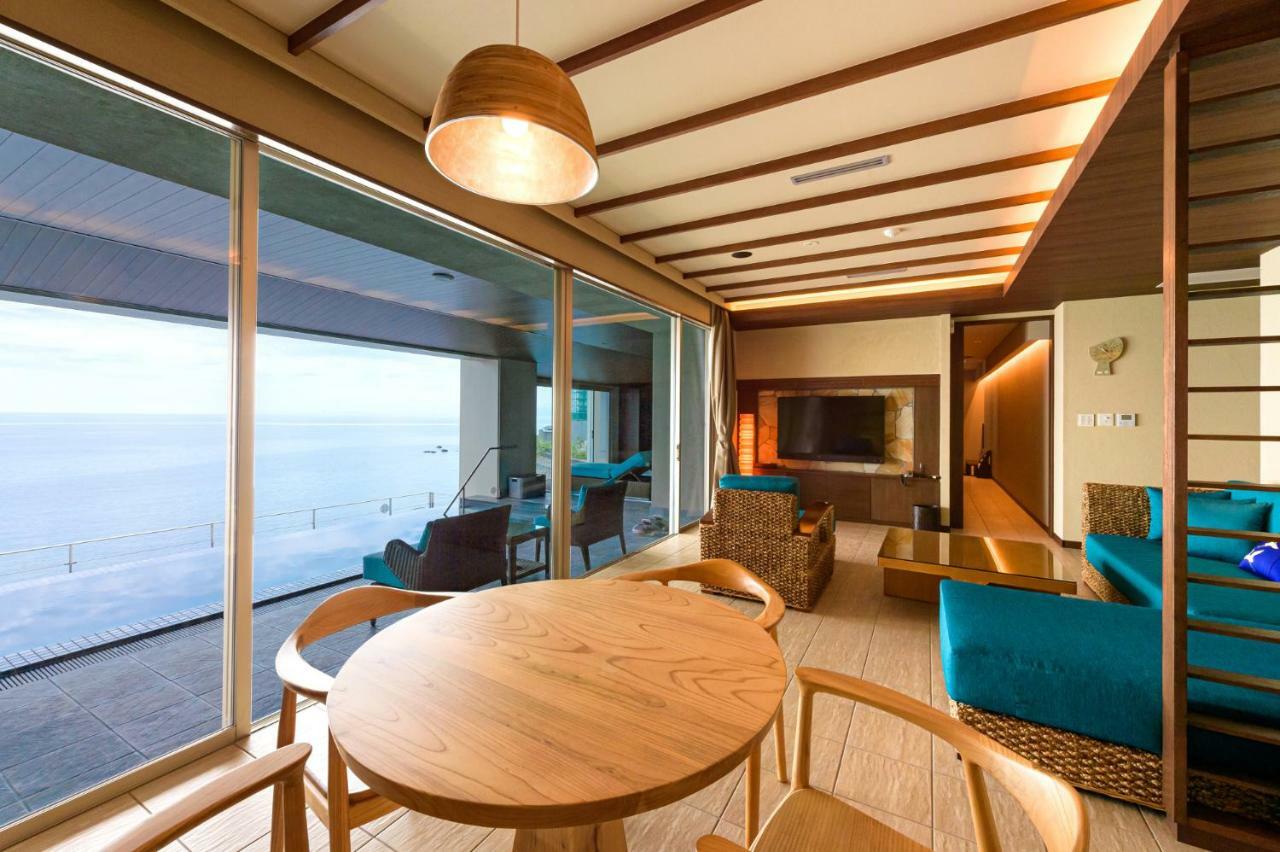 Amane Resort Seikai Beppu Buitenkant foto The interior of a suite